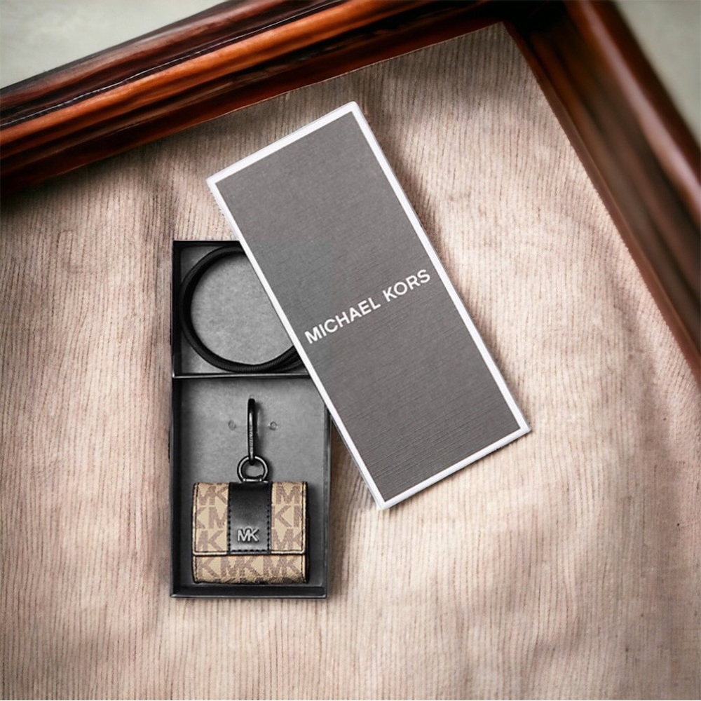 🍀 MICHAEL KORS NWB Gift Ready MK Logo Apple AirPods Pro® Case